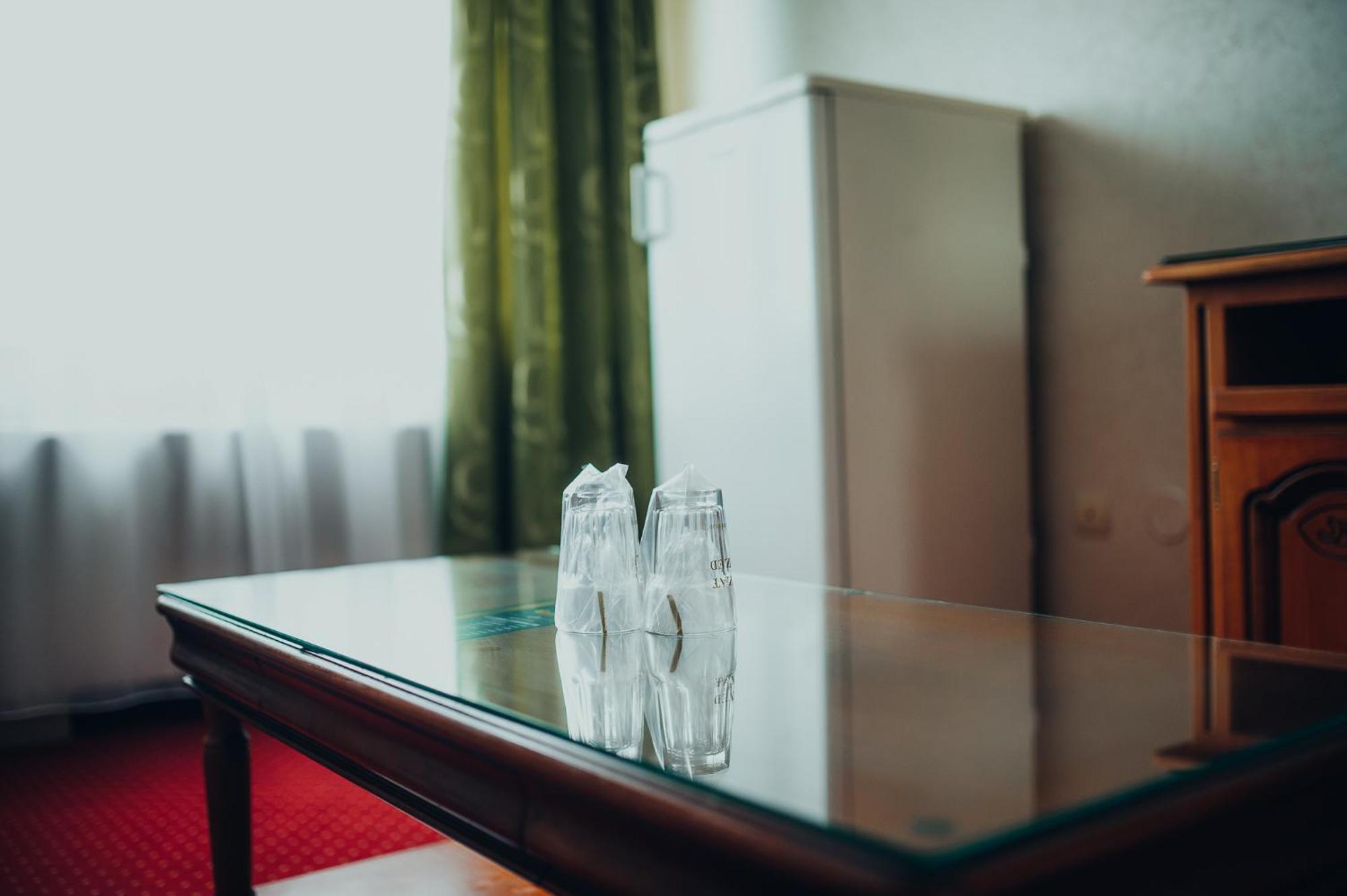 Hotel Bavaria Крайова Екстериор снимка