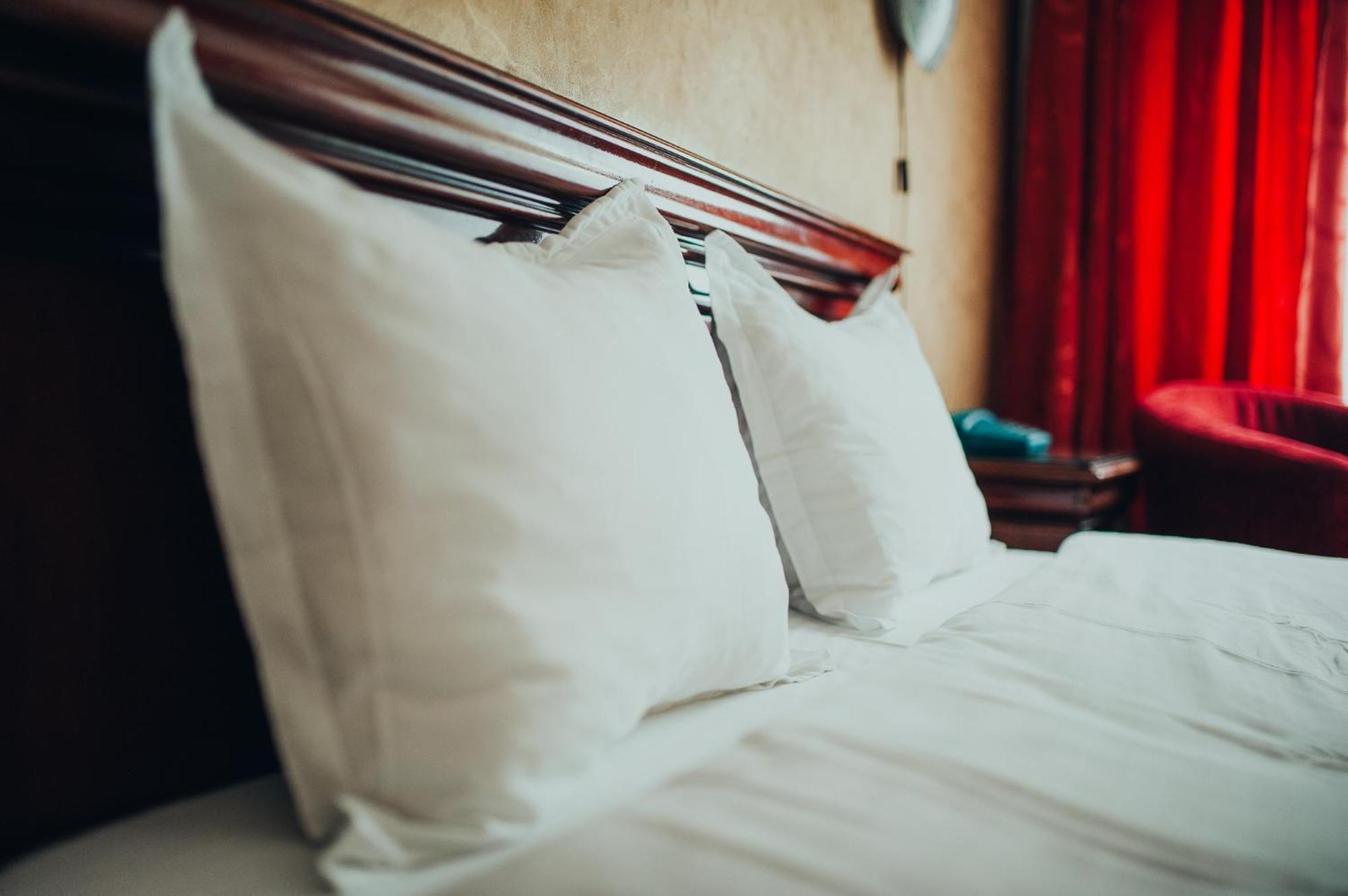 Hotel Bavaria Крайова Екстериор снимка