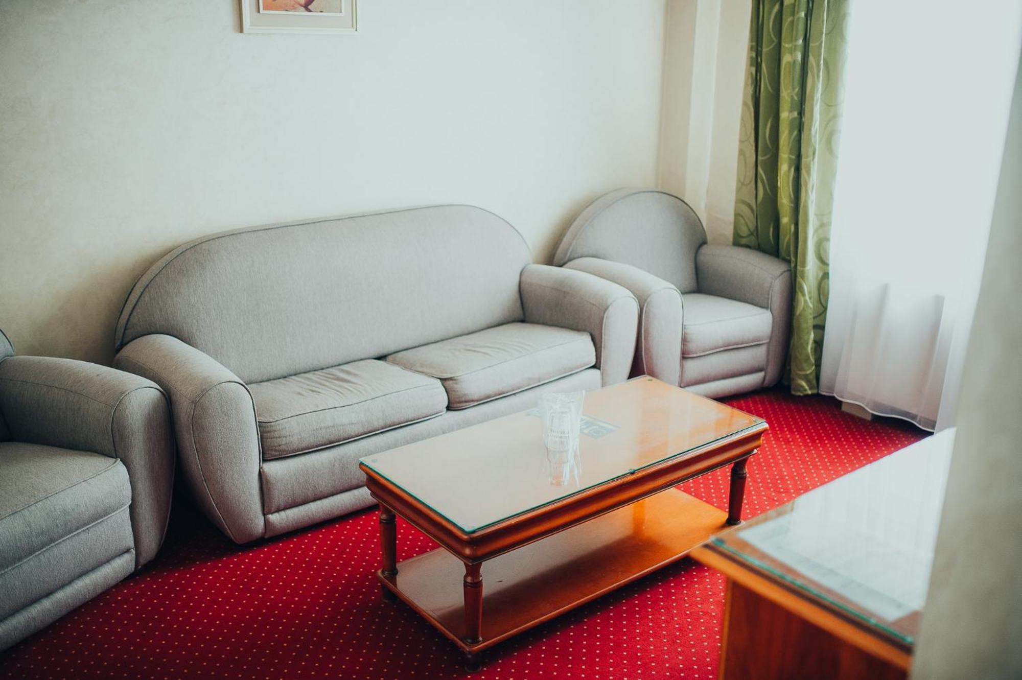 Hotel Bavaria Крайова Екстериор снимка
