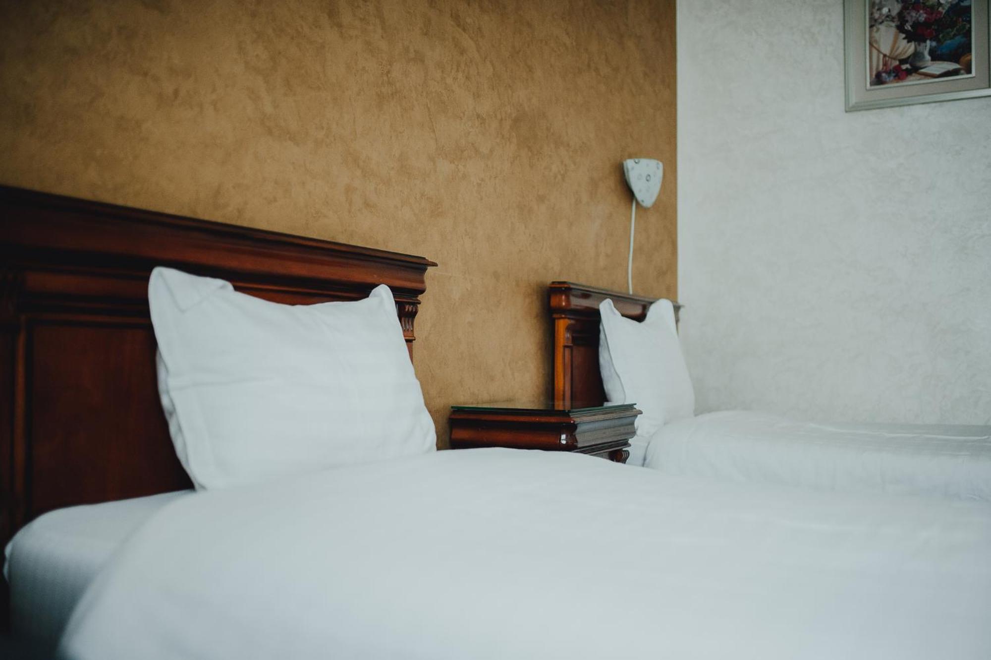 Hotel Bavaria Крайова Екстериор снимка