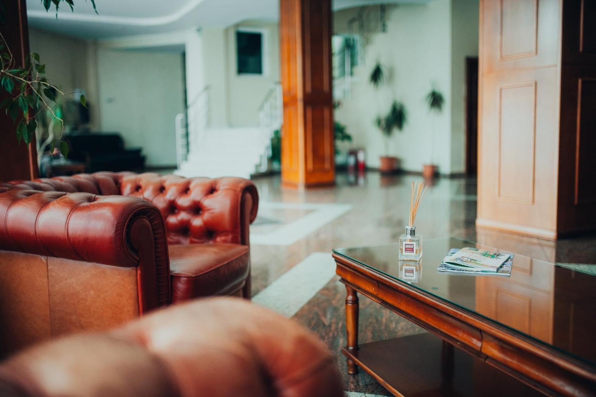 Hotel Bavaria Крайова Екстериор снимка